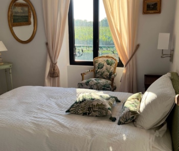 chambre-pierre-domaine-de-courbon