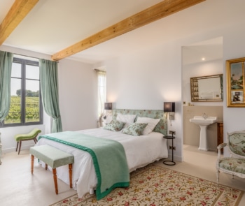 Vue globale de la Chambre Fanfat domaine de Courbon