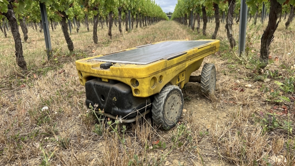 Vitirover en action au domaine de Courbon