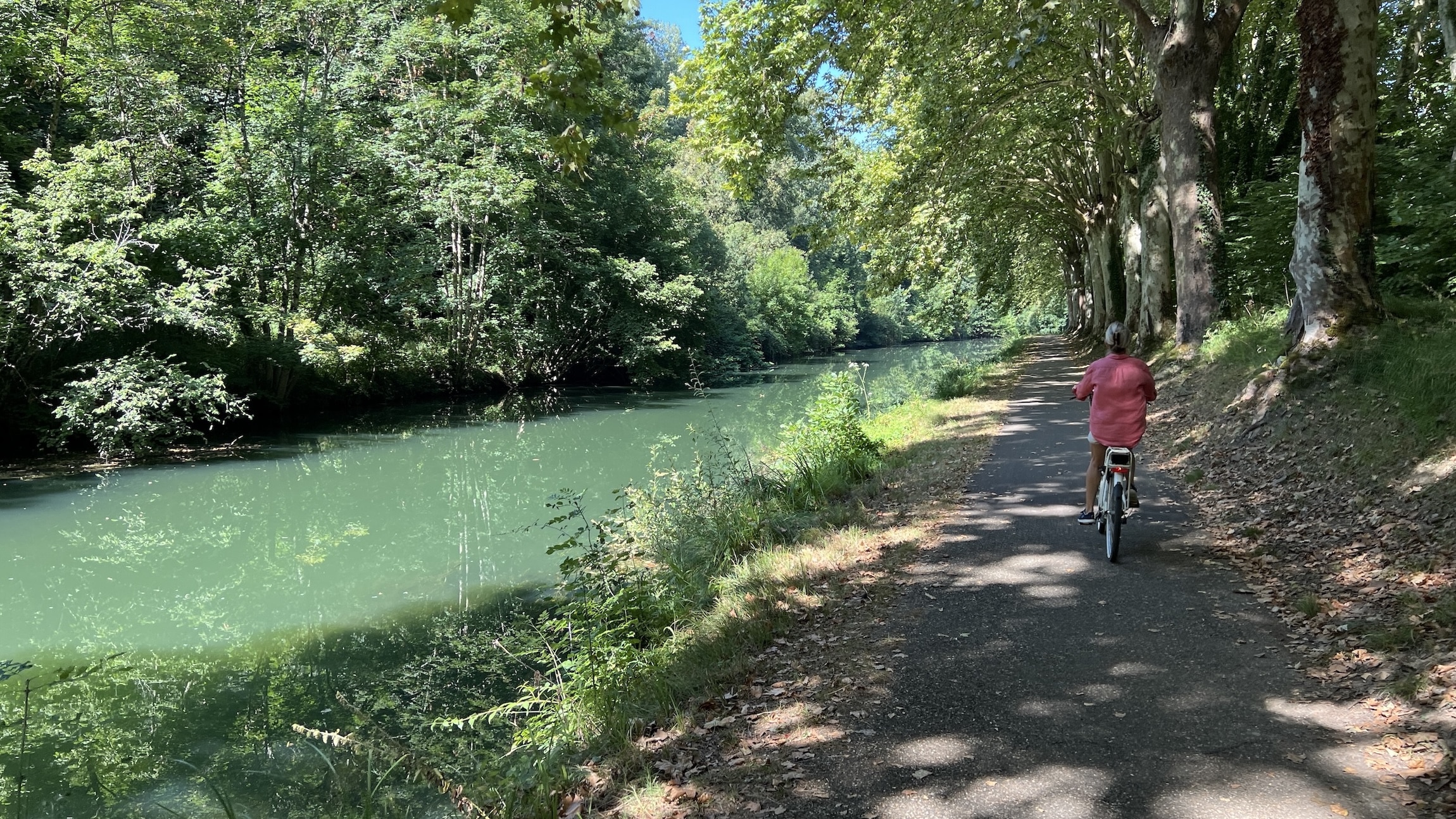 canal lateral de Garonne à vélo en partant du domaine de Courbon